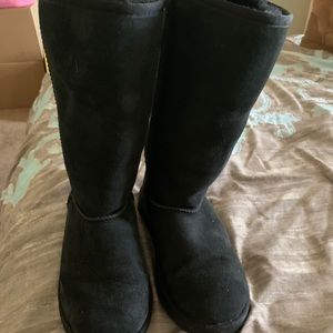 Tall black Ugg’s size 4